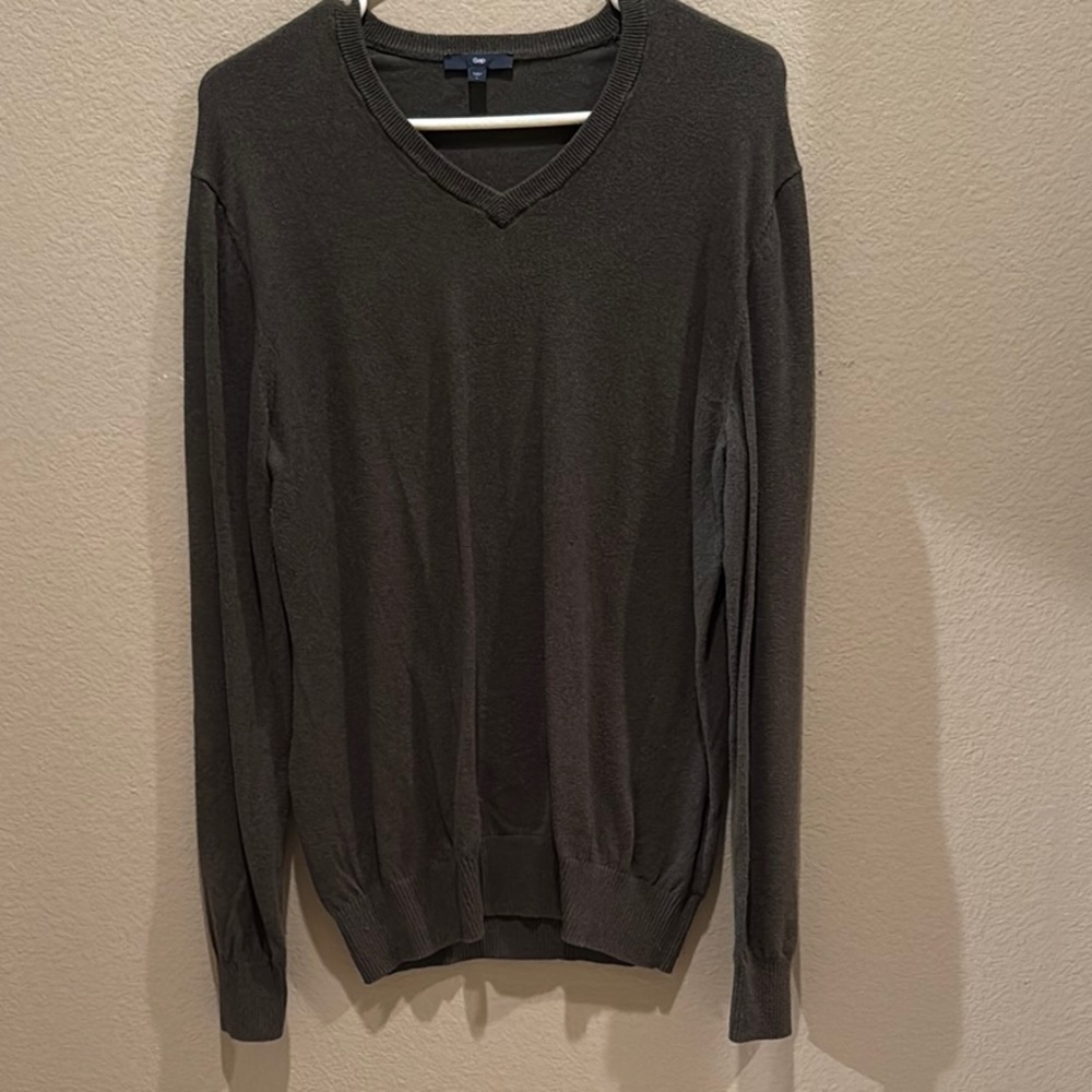 GAP Men's V-Neck Sweater - Olive